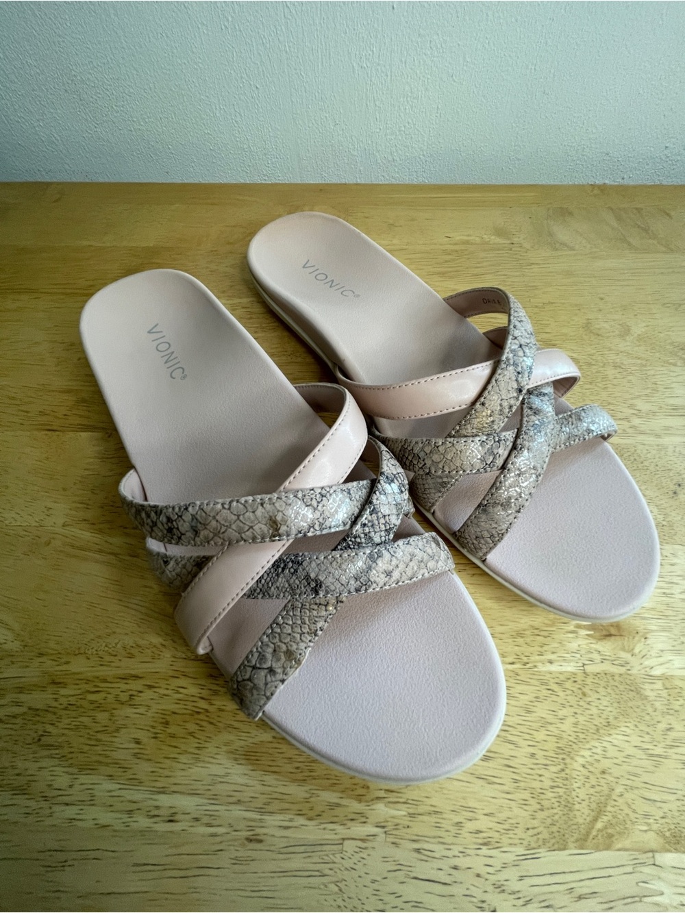 Vionic Dava Boa Blush Pink Slide Sandals with Snake-Print Straps Size 9
